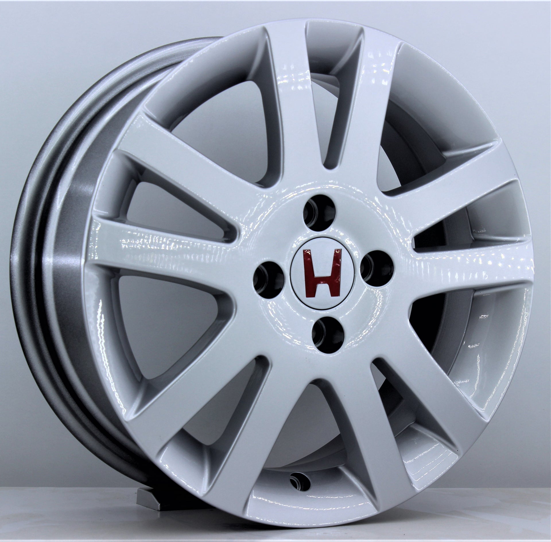 R1 Wheels 15 inç 4*100 ET45 Metalik Gri Jant Takımı (J-292)