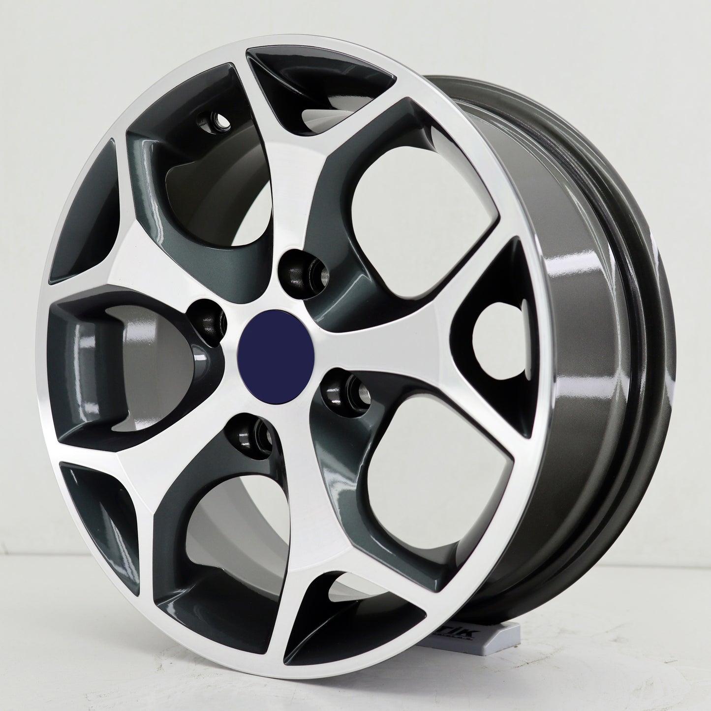 R1 Wheels 15 inç 4*100 ET35 Füme Jant Takımı (J-3097)