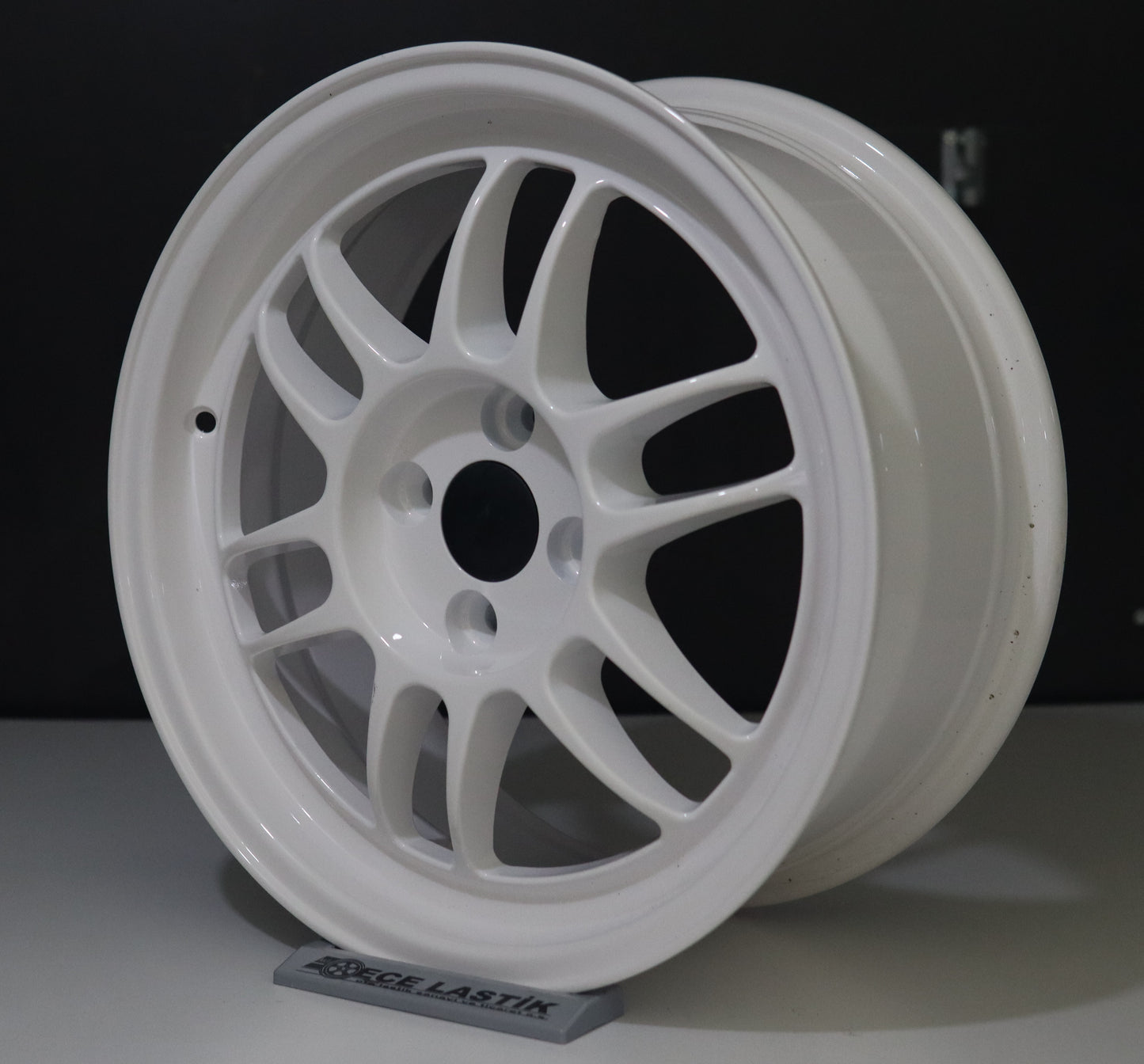 EMR 16 inç 4*100 ET35 Beyaz Jant Takımı (J-1963) Modelleri