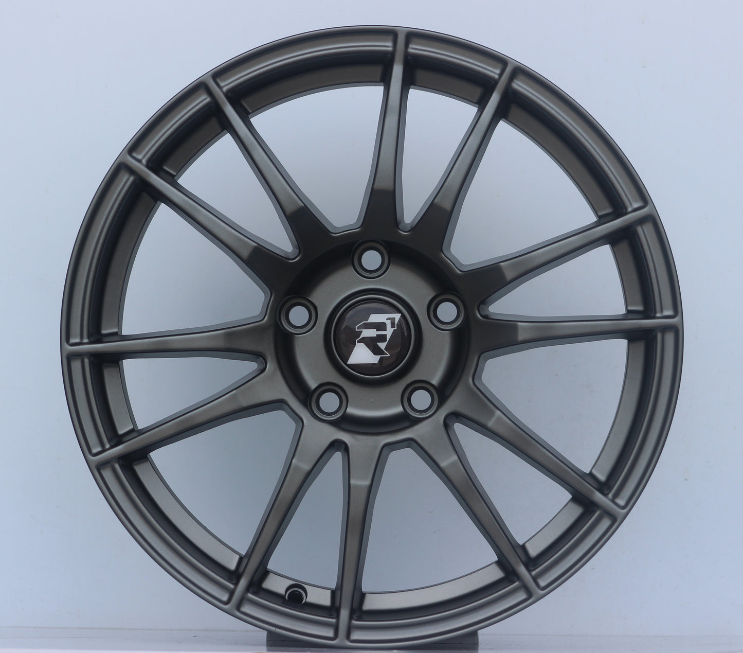 R1 Wheels 17 inç 5*114.3 ET35 Mat Füme Jant Takımı (J-1528) - KolayOto