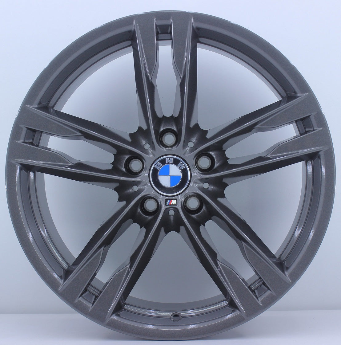 Mamoru 19 inç 5*120 ET33 Metalik Gri Jant Takımı (J-2024) - KolayOto