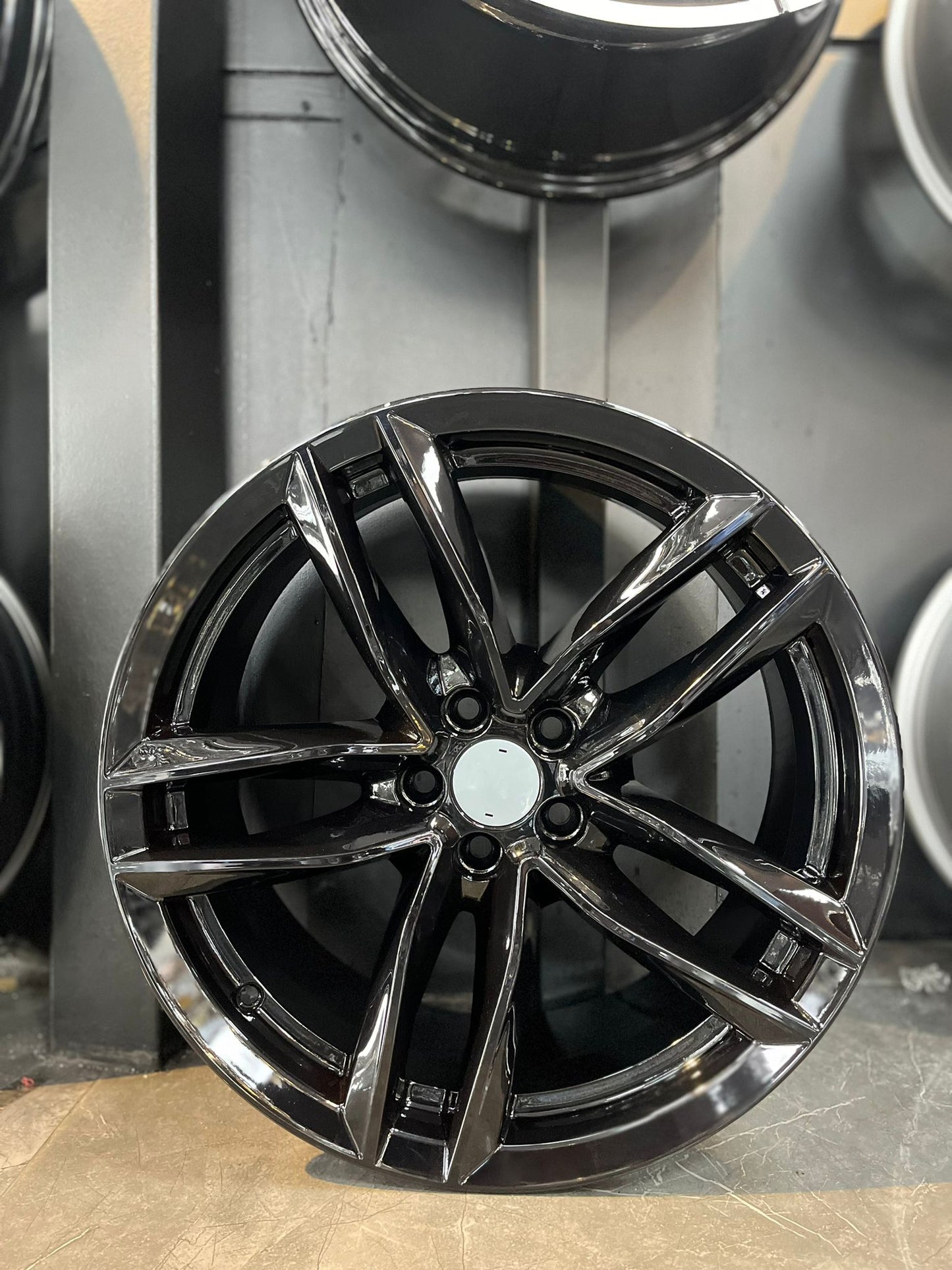 R1 Wheels 18 inç 5*100 ET35 Siyah Jant Takımı (J-3457) - KolayOto