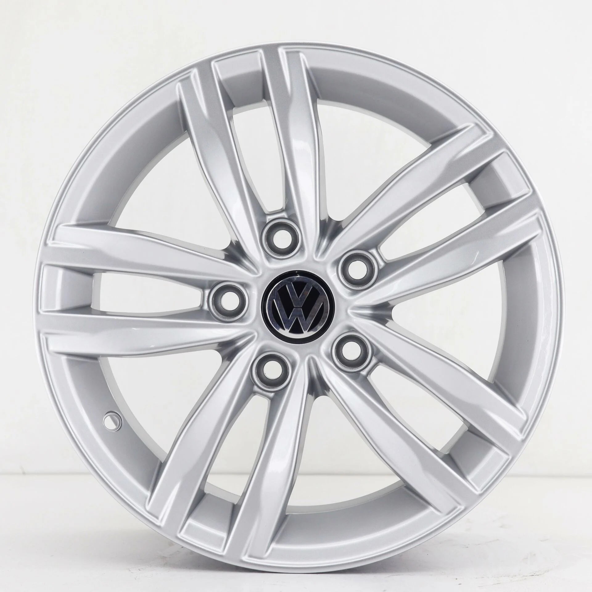 R1 Wheels 15 inç 5*100 ET35 Metalik Gri Jant Takımı (J-1128) Modelleri
