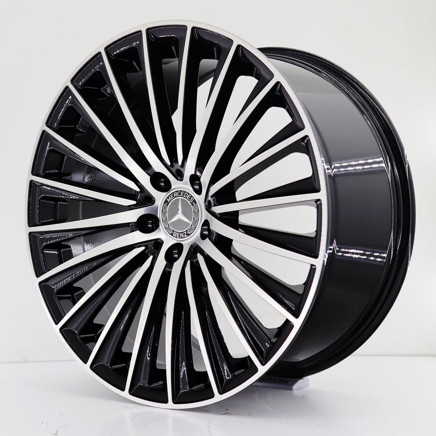 R1 Wheels 20 inç 5*112 ET40 Parlak Siyah Jant Takımı (J-1546) - KolayOto