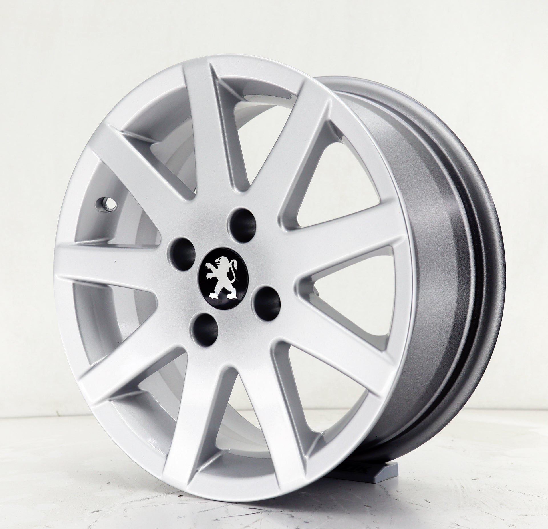R1 Wheels 15 inç 4*108 ET20 Metalik Gri Jant Takımı (J-1071)