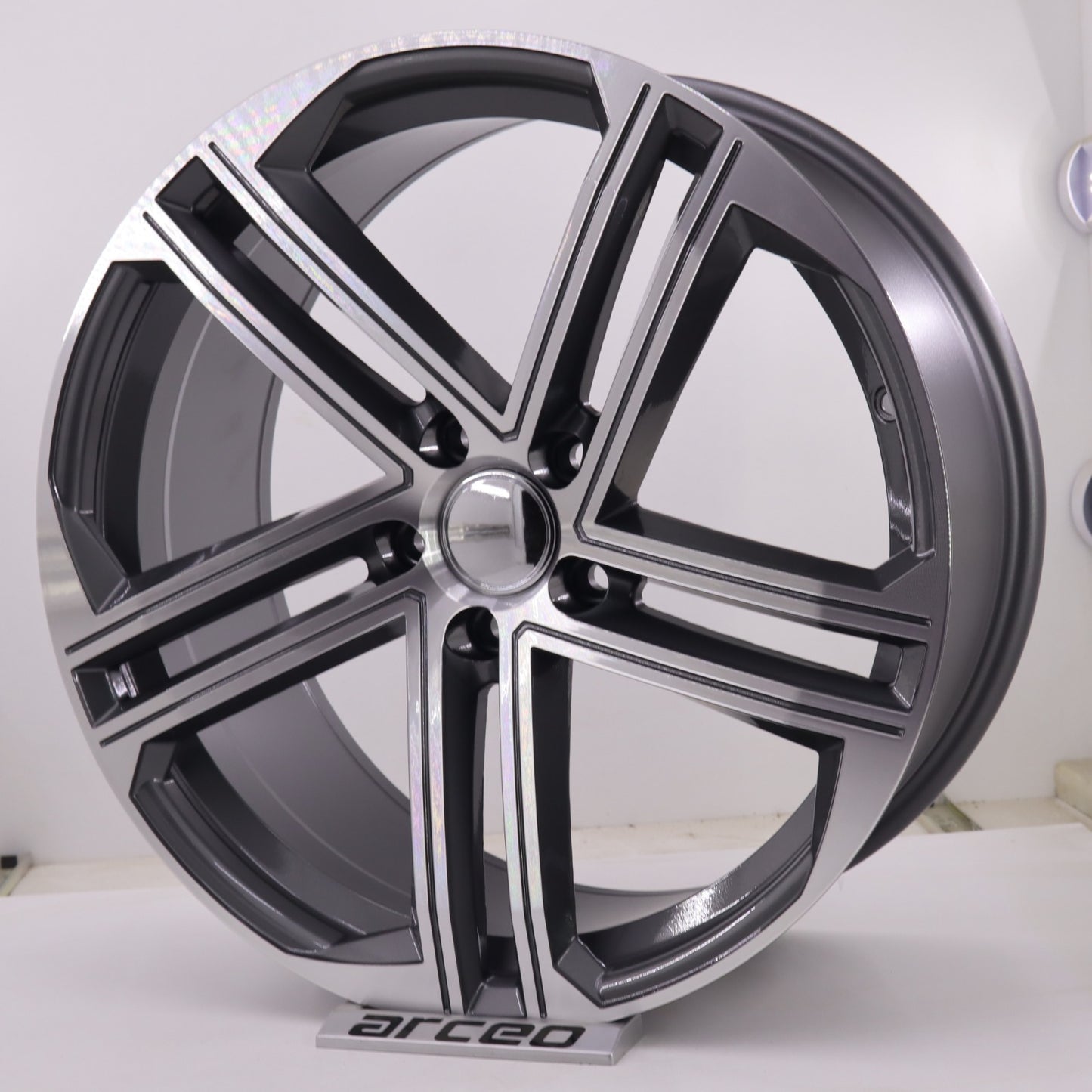 R1 Wheels 19 inç 5*112 ET30 Füme Jant Takımı (J-225) - KolayOto