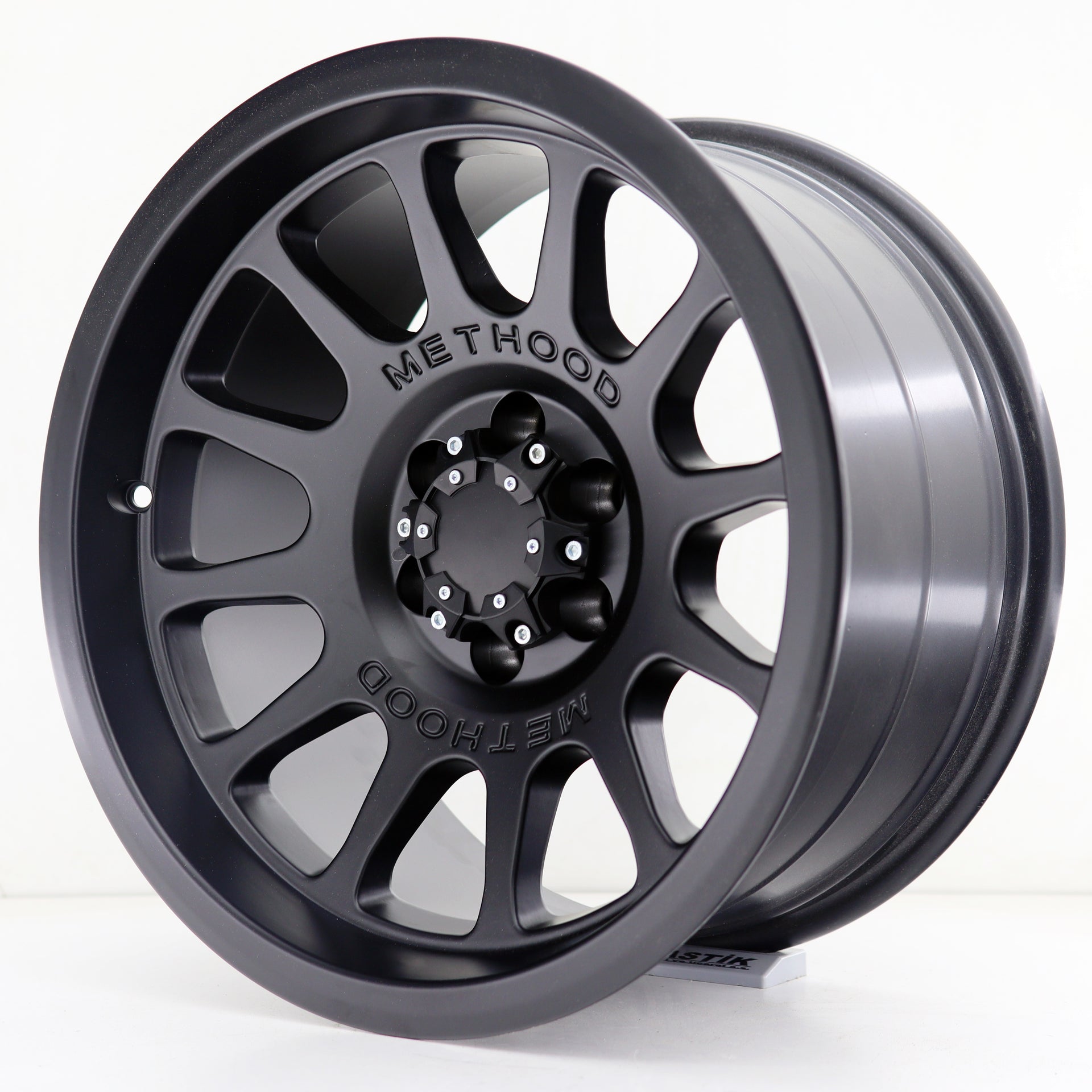 R1 Wheels 17 inç 6*114.3 ET30 Mat Siyah Jant Takımı (J-800) - KolayOto