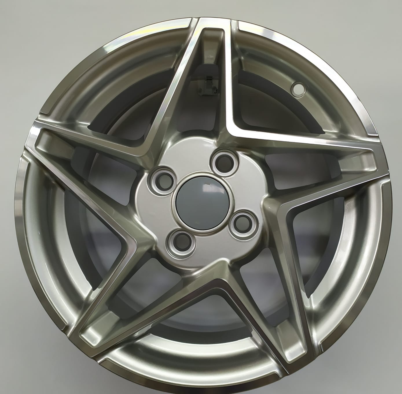 R1 Wheels 14 inç 4*100 ET35 Metalik Gri Jant Takımı (J-1510) - KolayOto