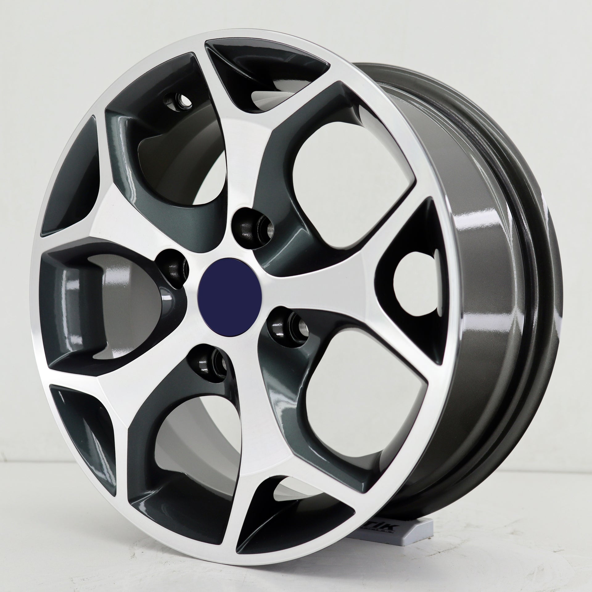 R1 Wheels 15 inç 4*100 ET35 Füme Jant Takımı (J-3097)