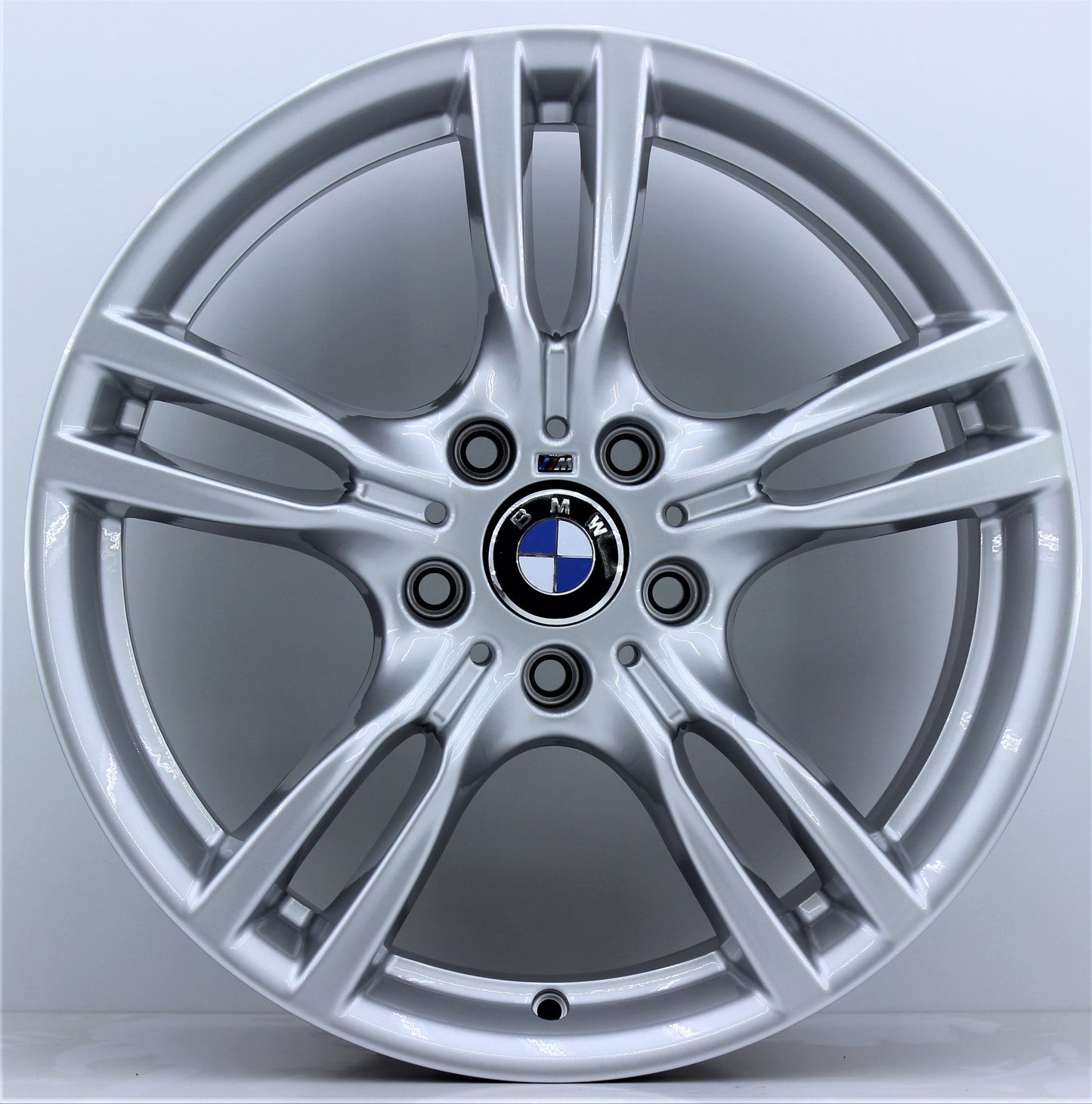 R1 Wheels 18 inç 5*120 ET51 Metalik Gri Jant Takımı (J-526) - KolayOto