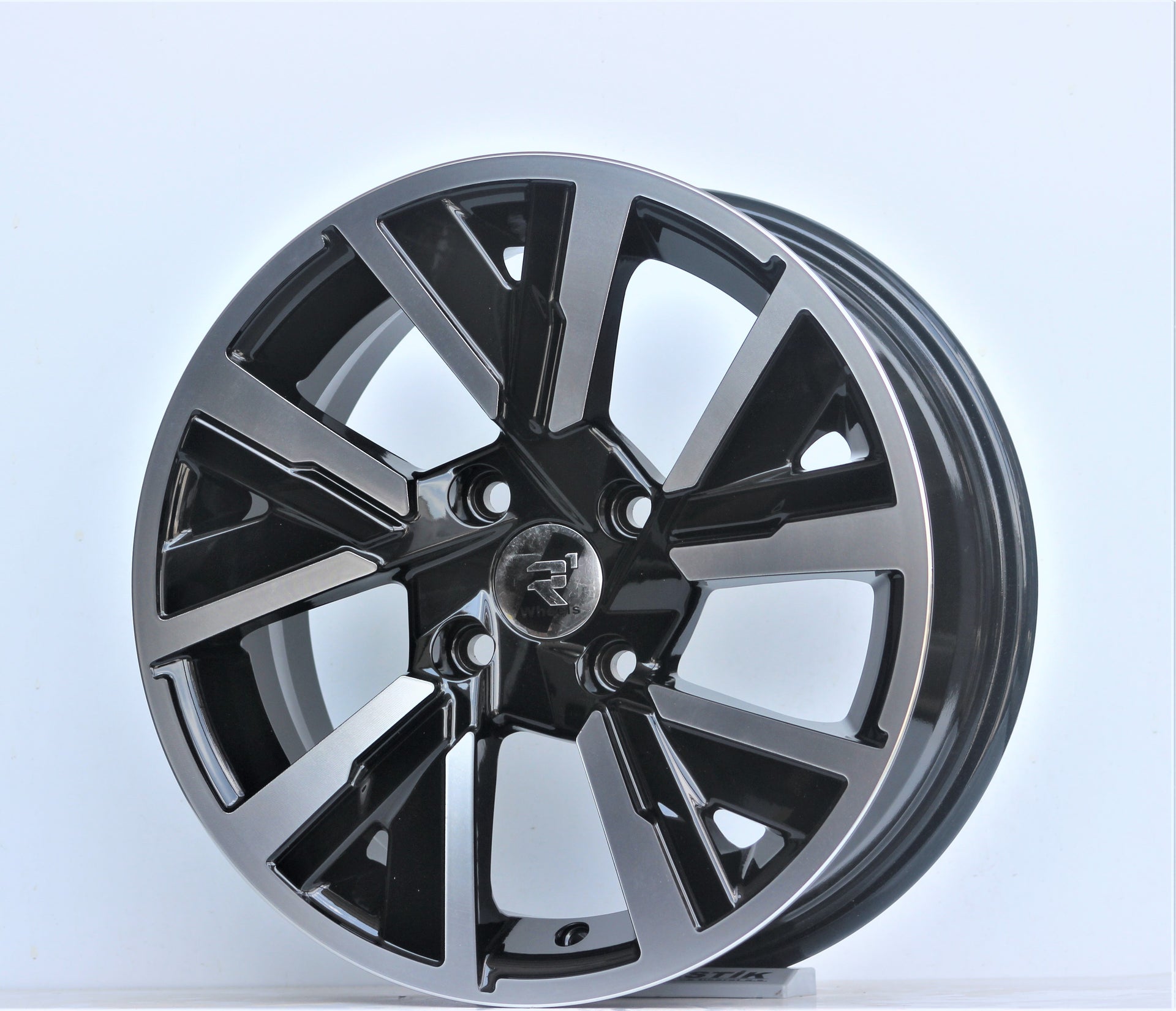 R1 Wheels 15 inç 4*108 ET20 Siyah Jant Takımı (J-561)