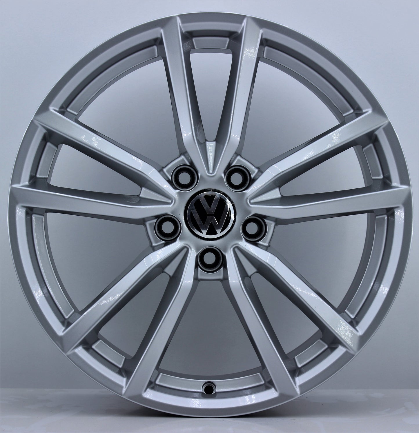 R1 Wheels 18 inç 5*112 ET45 Metalik Gri Jant Takımı (J-431) - KolayOto