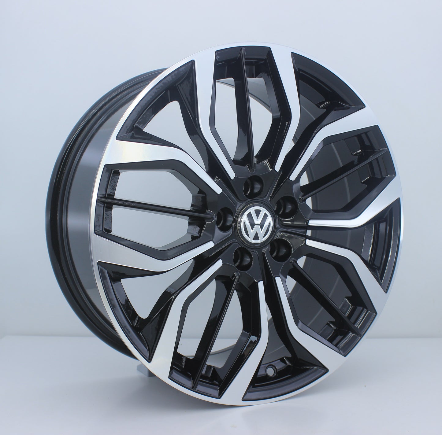 R1 Wheels 17 inç 5*100 ET40 Parlak Siyah Jant Takımı (J-1229) - KolayOto