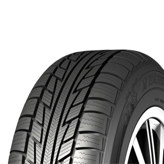 Nankang SV-2 215/40R17 87V Lastiği