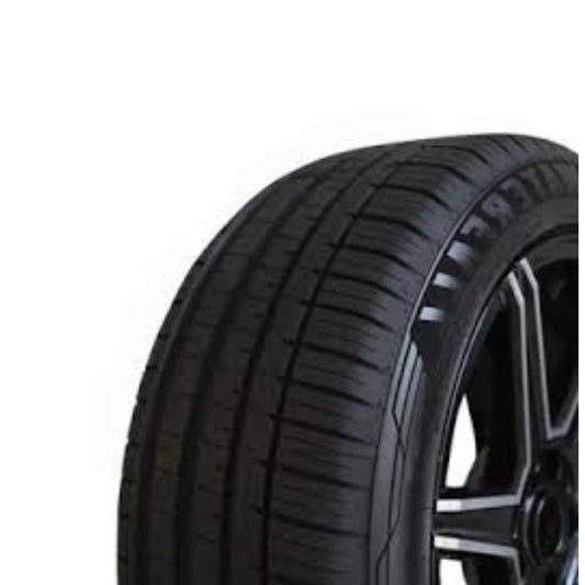 Waterfall Unique UHP 215/50R17 95W XL Lastiği